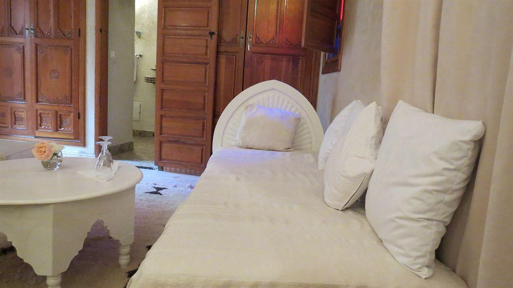 Riad Awinati Location Privatisee ,Piscine Chauffee , Beau Rooftop Марракеш Экстерьер фото
