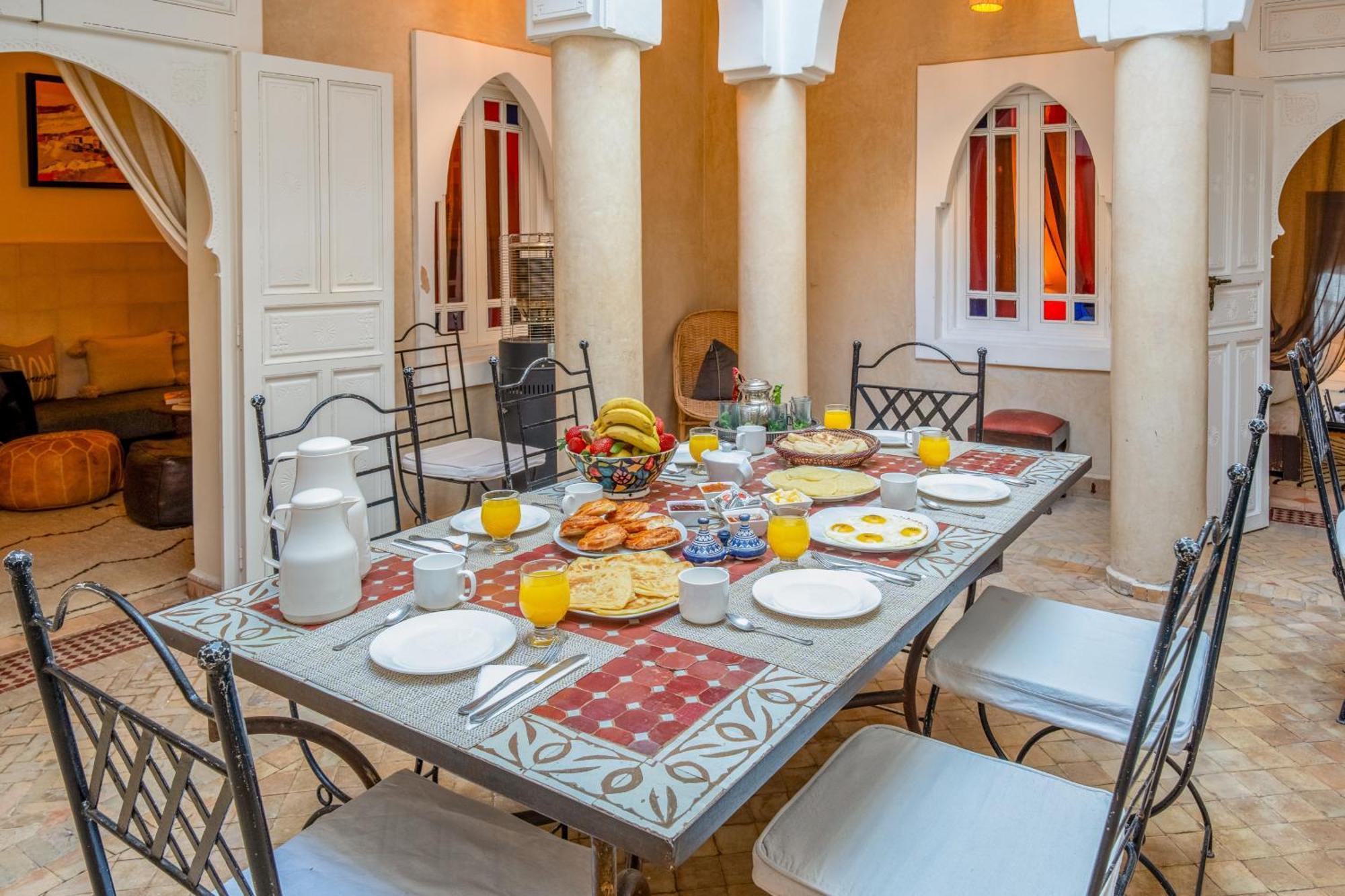 Riad Awinati Location Privatisee ,Piscine Chauffee , Beau Rooftop Марракеш Экстерьер фото
