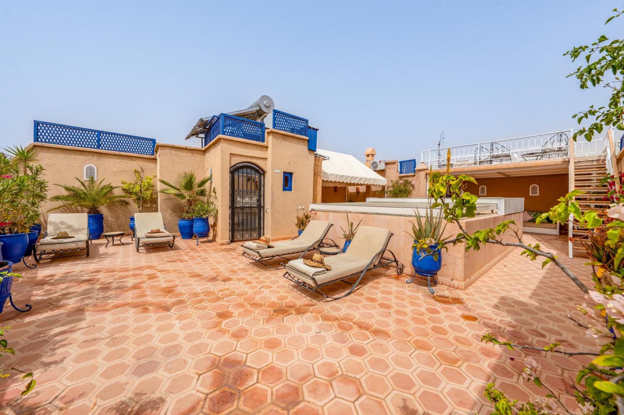 Riad Awinati Location Privatisee ,Piscine Chauffee , Beau Rooftop Марракеш Экстерьер фото