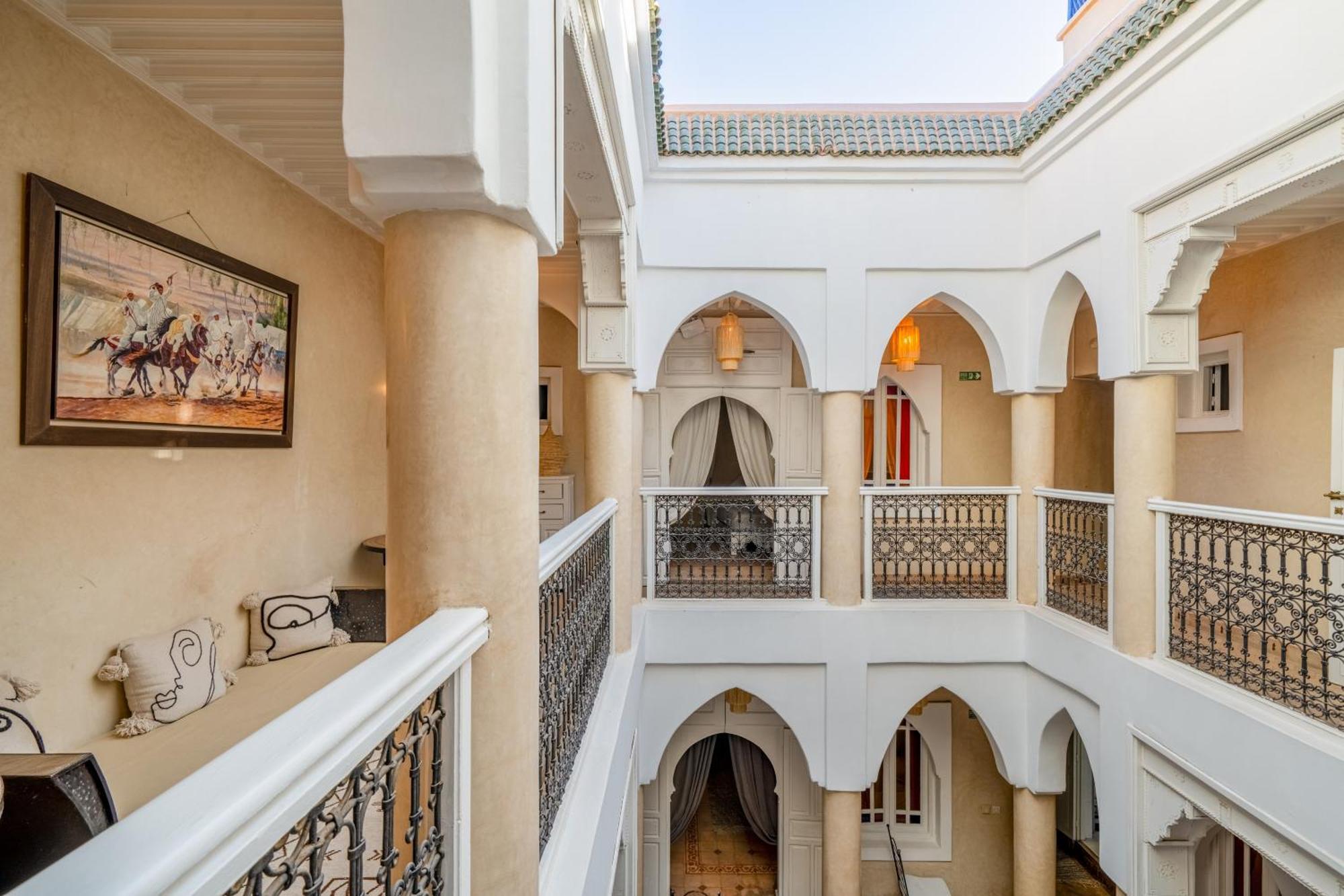 Riad Awinati Location Privatisee ,Piscine Chauffee , Beau Rooftop Марракеш Экстерьер фото