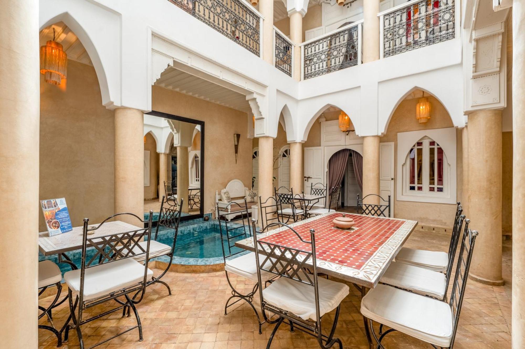 Riad Awinati Location Privatisee ,Piscine Chauffee , Beau Rooftop Марракеш Экстерьер фото