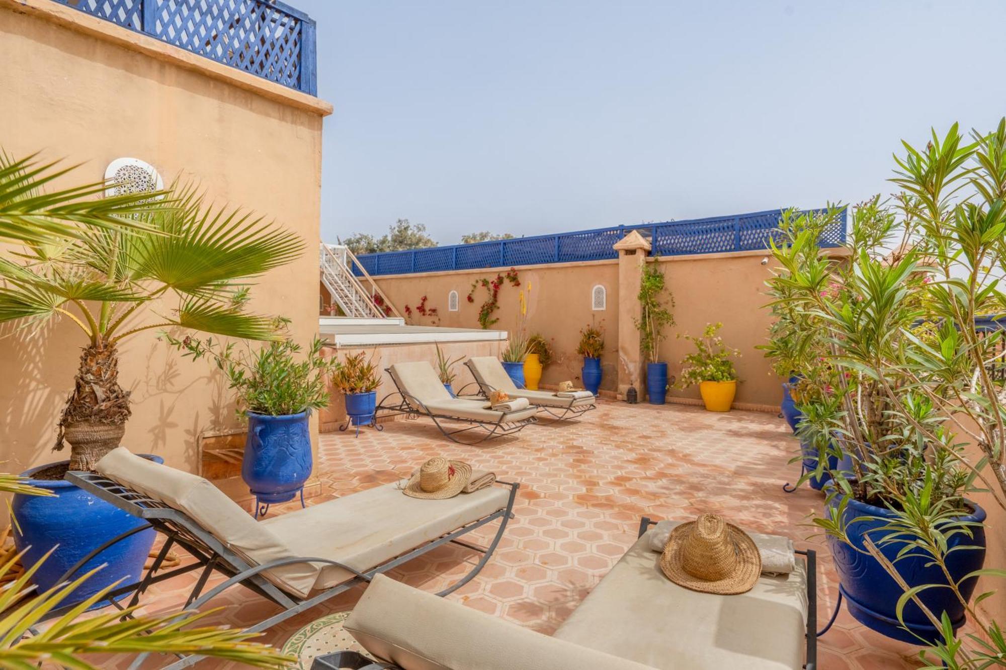 Riad Awinati Location Privatisee ,Piscine Chauffee , Beau Rooftop Марракеш Экстерьер фото