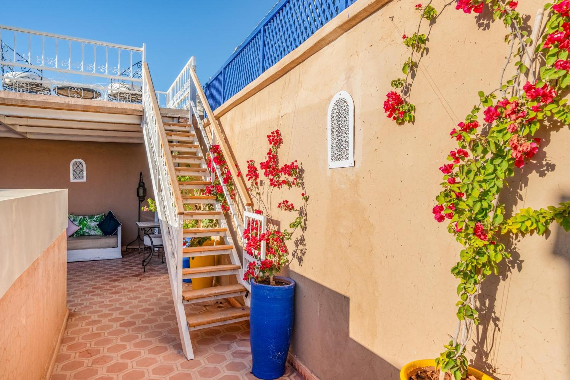 Riad Awinati Location Privatisee ,Piscine Chauffee , Beau Rooftop Марракеш Экстерьер фото