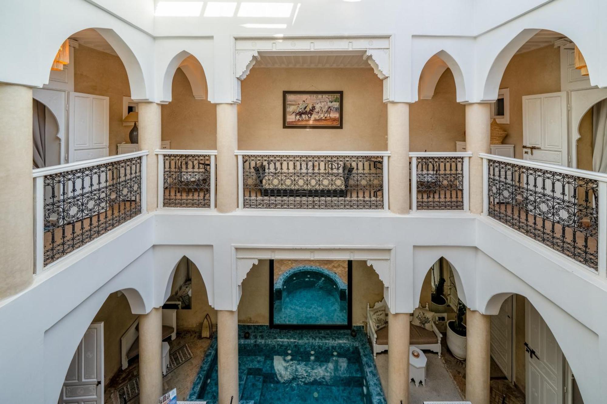 Riad Awinati Location Privatisee ,Piscine Chauffee , Beau Rooftop Марракеш Экстерьер фото
