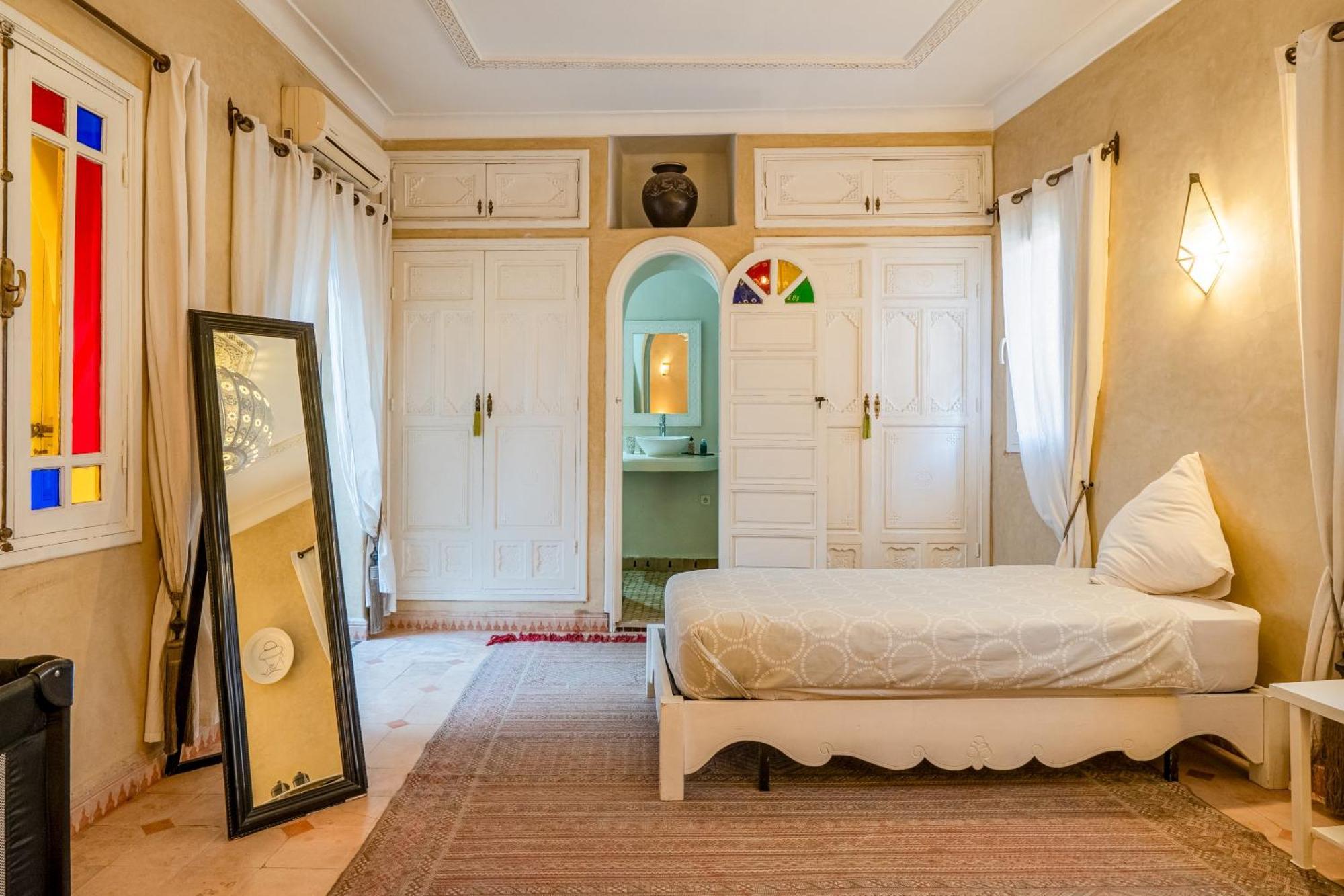 Riad Awinati Location Privatisee ,Piscine Chauffee , Beau Rooftop Марракеш Экстерьер фото