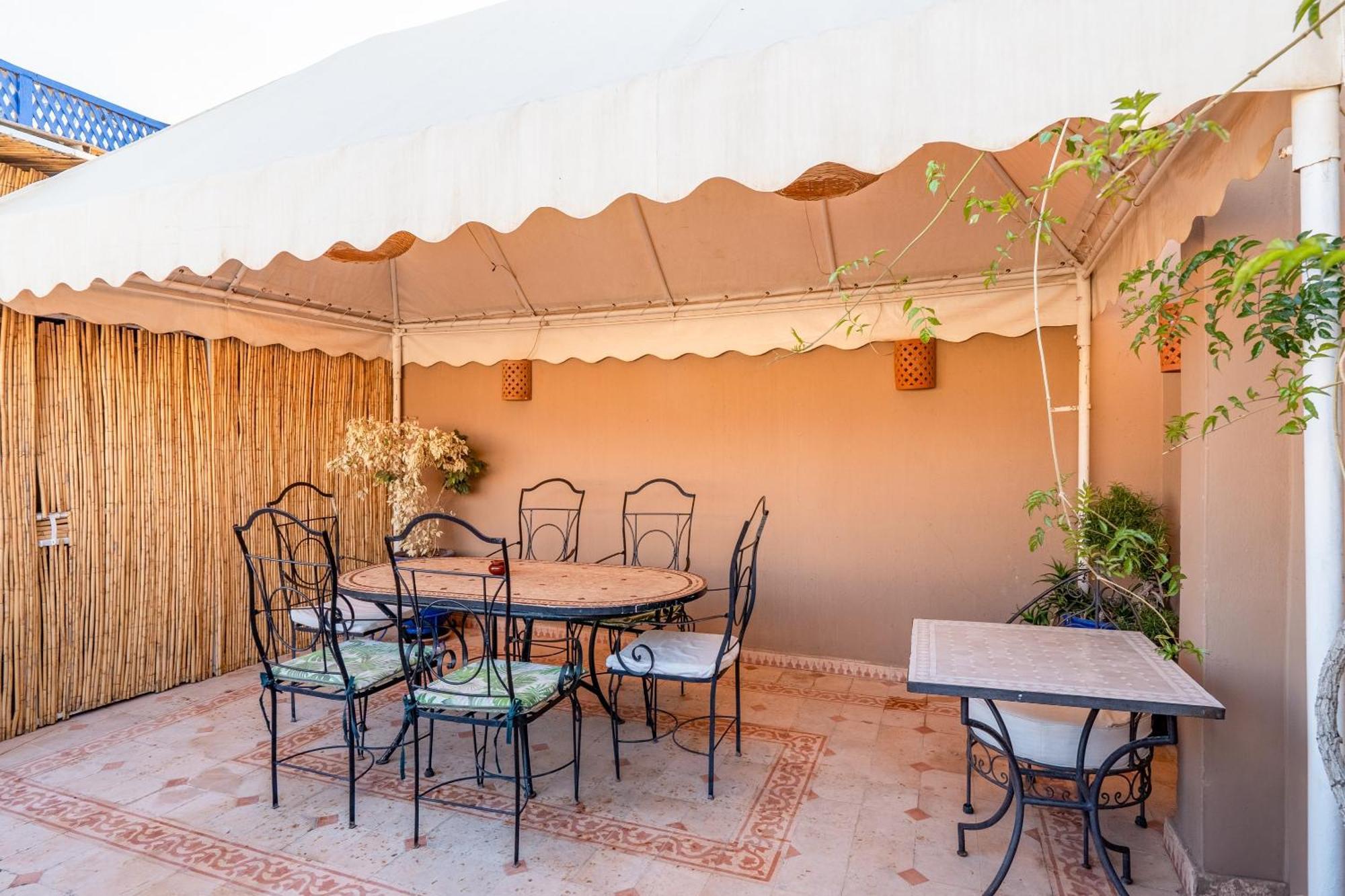 Riad Awinati Location Privatisee ,Piscine Chauffee , Beau Rooftop Марракеш Экстерьер фото
