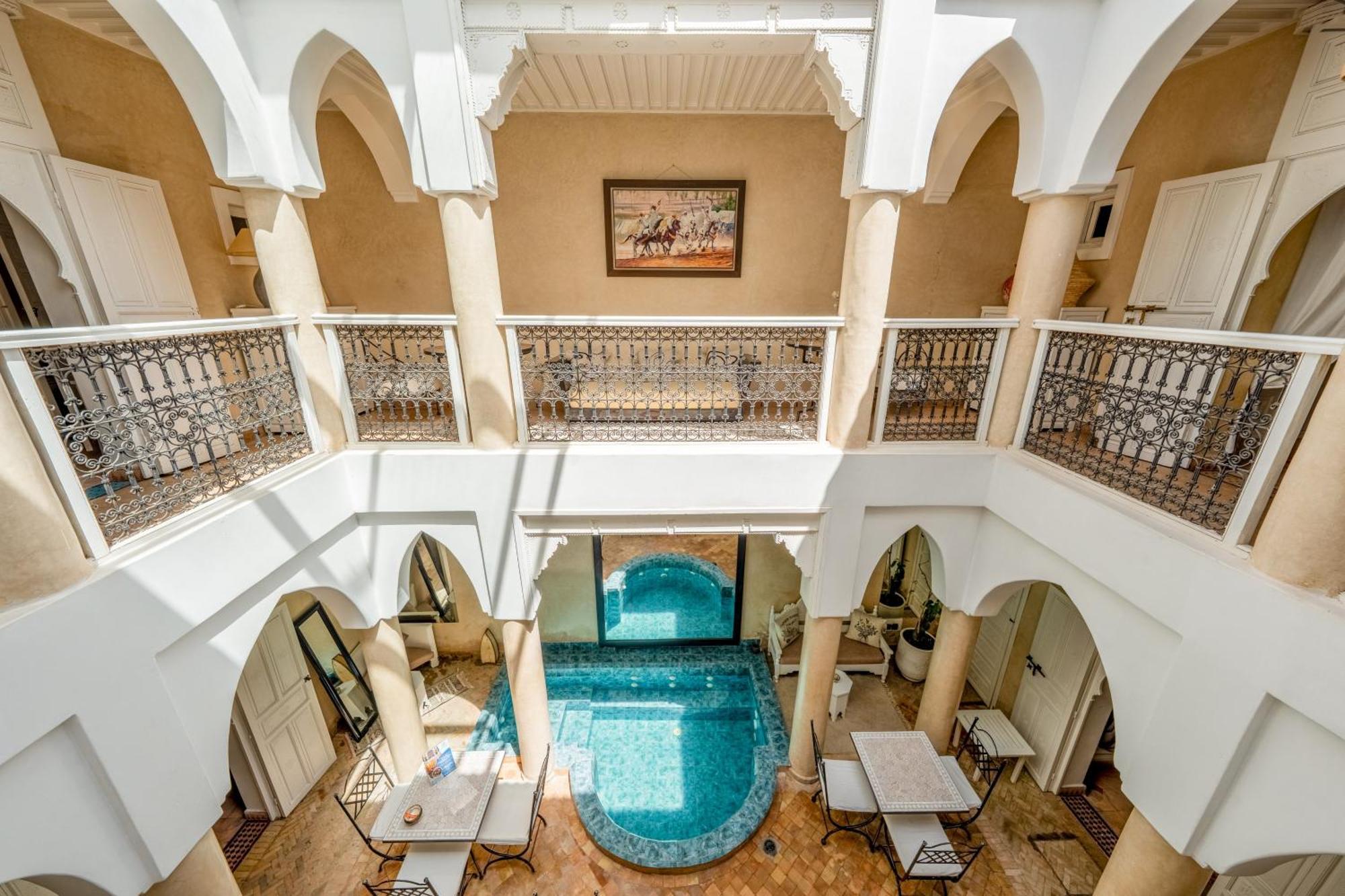 Riad Awinati Location Privatisee ,Piscine Chauffee , Beau Rooftop Марракеш Экстерьер фото