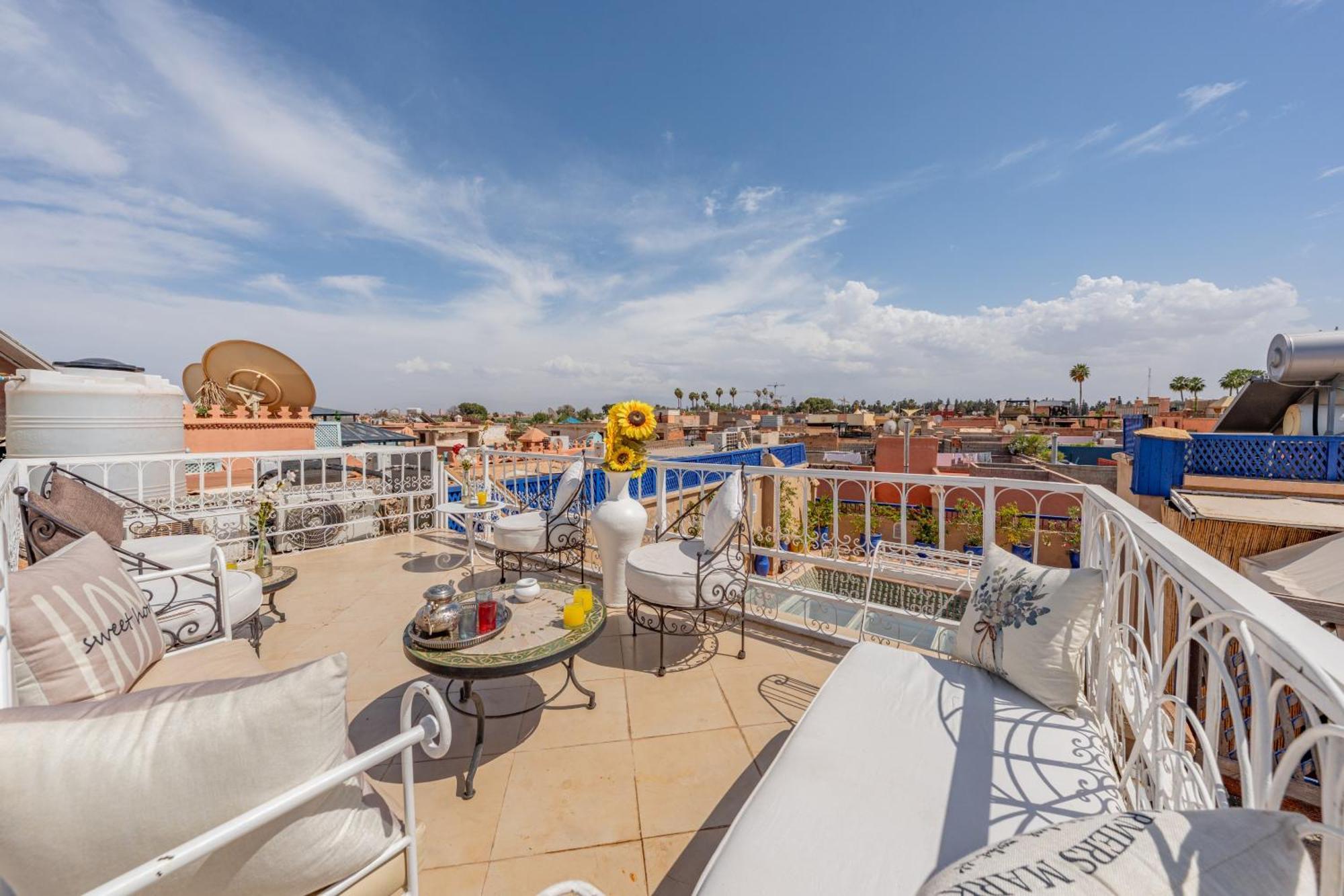 Riad Awinati Location Privatisee ,Piscine Chauffee , Beau Rooftop Марракеш Экстерьер фото