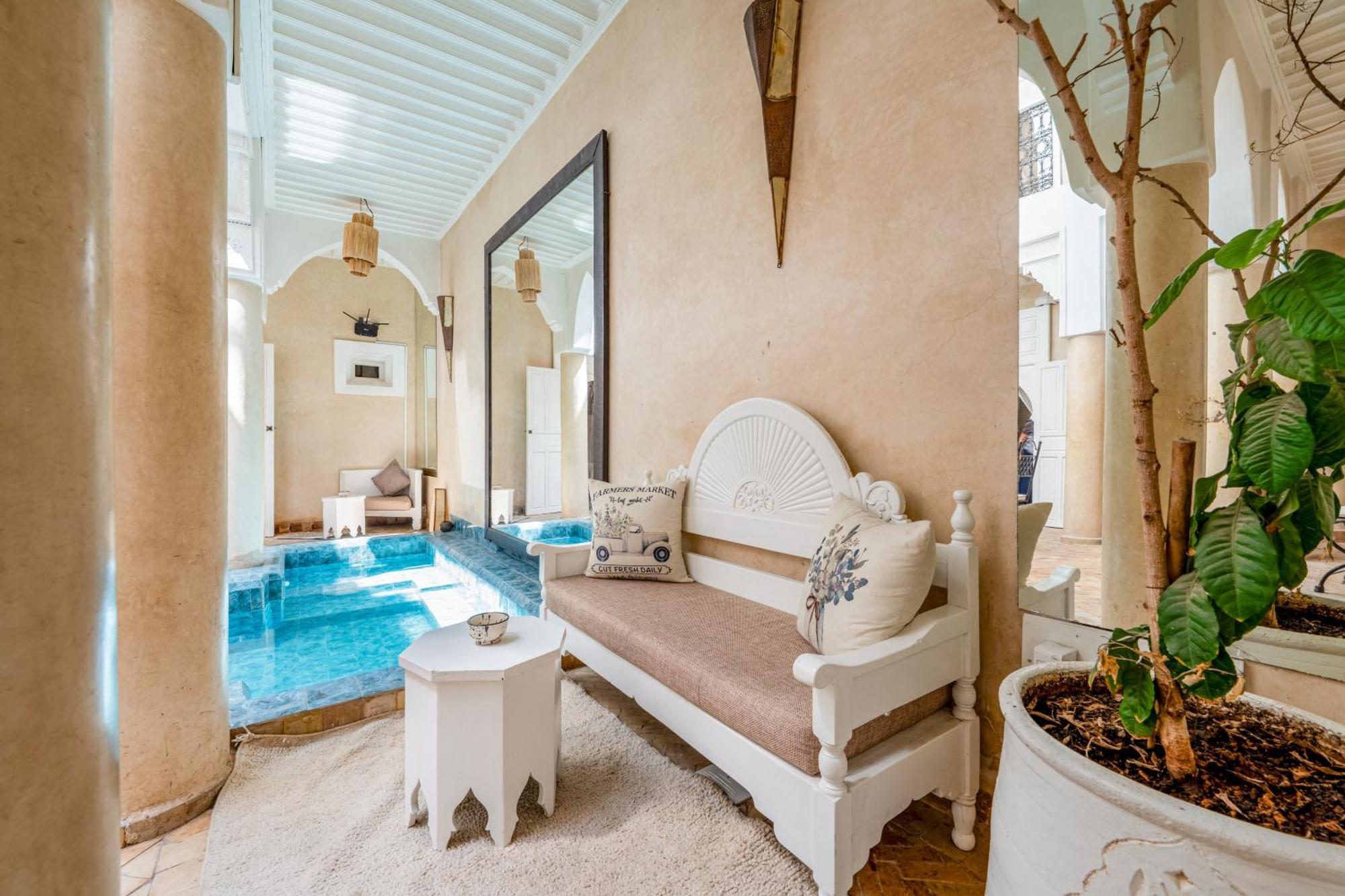 Riad Awinati Location Privatisee ,Piscine Chauffee , Beau Rooftop Марракеш Экстерьер фото