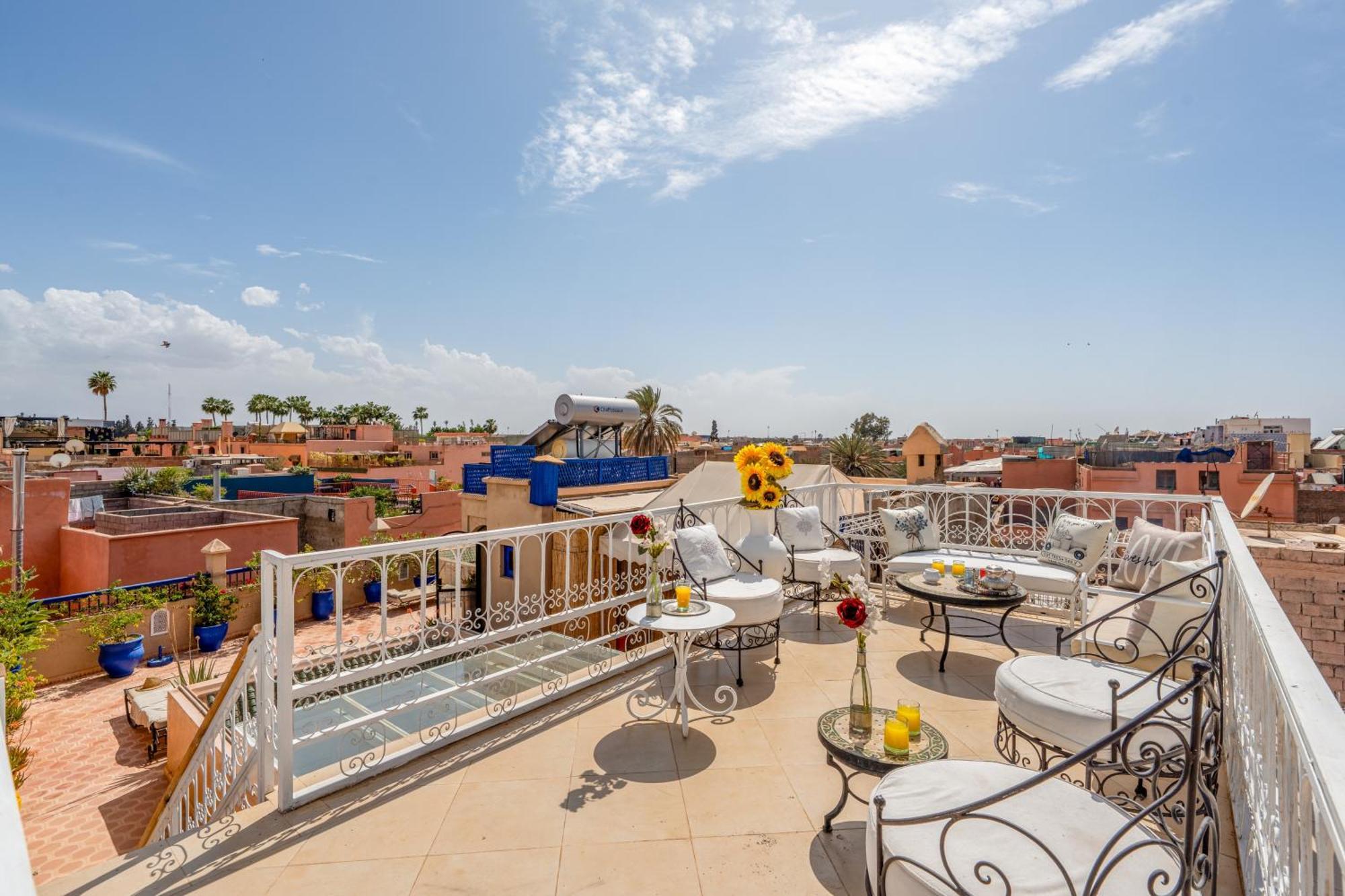 Riad Awinati Location Privatisee ,Piscine Chauffee , Beau Rooftop Марракеш Экстерьер фото