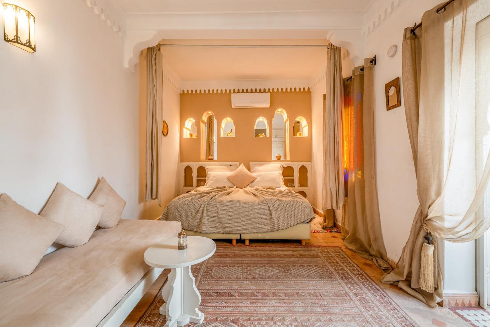 Riad Awinati Location Privatisee ,Piscine Chauffee , Beau Rooftop Марракеш Экстерьер фото